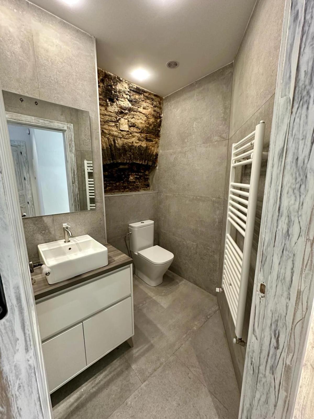 Apartamentos Carolina By Gaiarooms ليون المظهر الخارجي الصورة