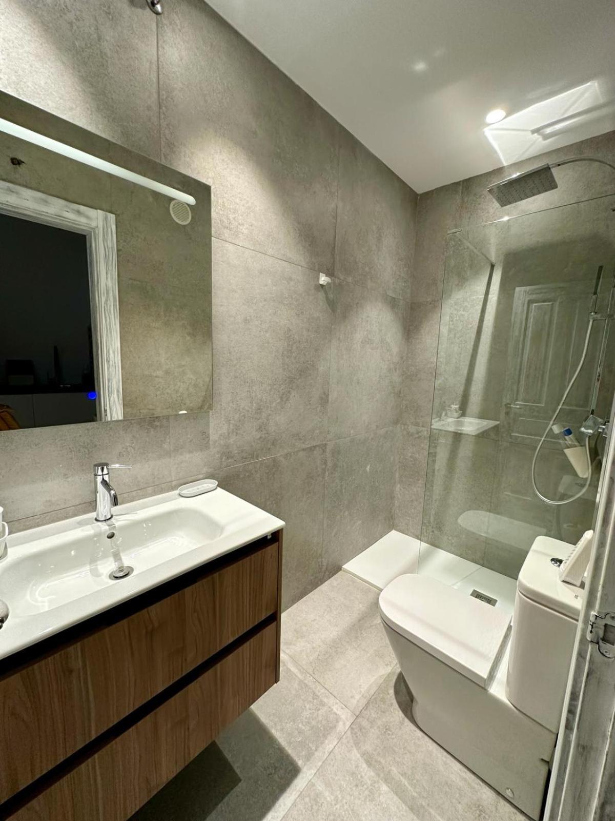 Apartamentos Carolina By Gaiarooms ليون المظهر الخارجي الصورة