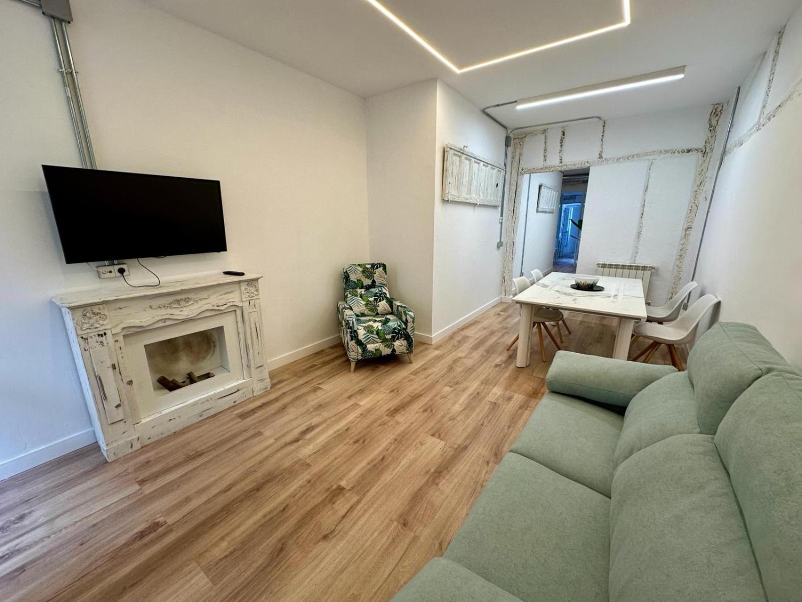 Apartamentos Carolina By Gaiarooms ليون المظهر الخارجي الصورة