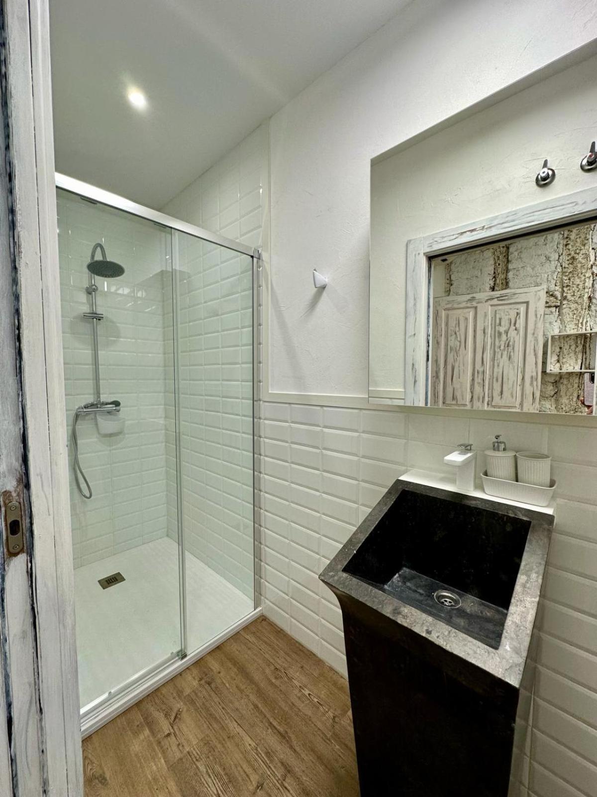 Apartamentos Carolina By Gaiarooms ليون المظهر الخارجي الصورة