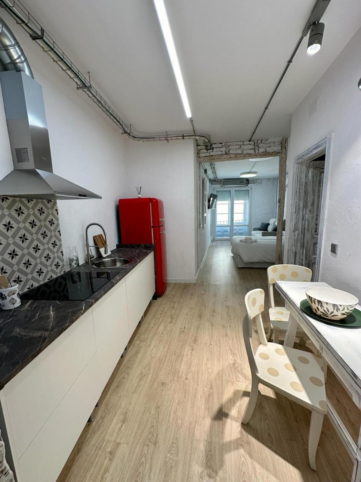 Apartamentos Carolina By Gaiarooms ليون المظهر الخارجي الصورة