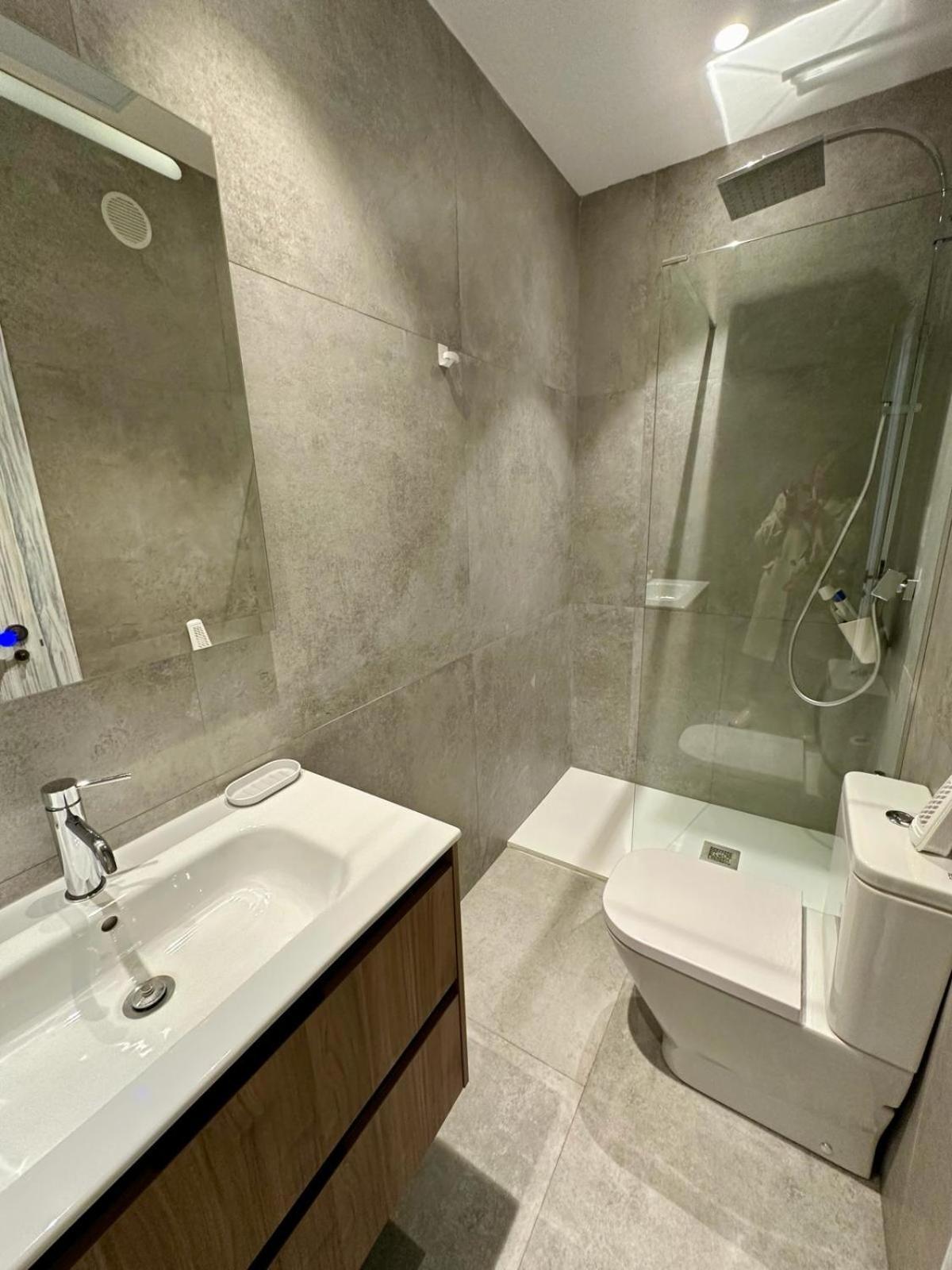 Apartamentos Carolina By Gaiarooms ليون المظهر الخارجي الصورة