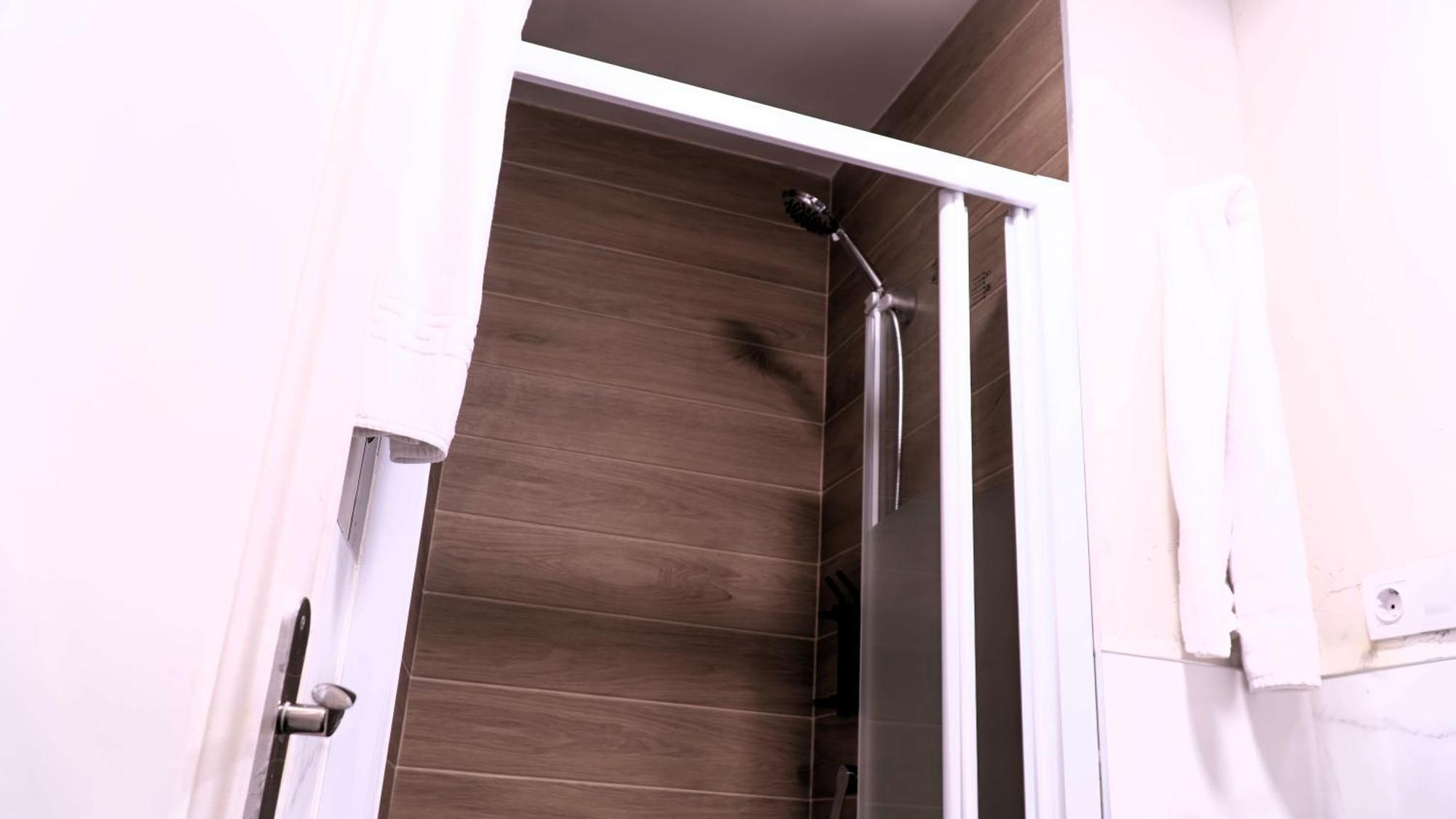 Apartamentos Carolina By Gaiarooms ليون المظهر الخارجي الصورة